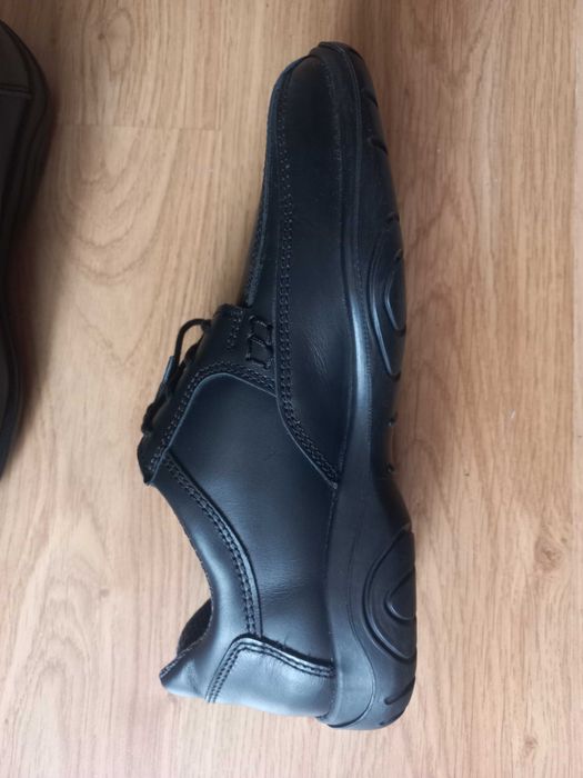 Мужские новые кожаные туфли stuco 41 p.