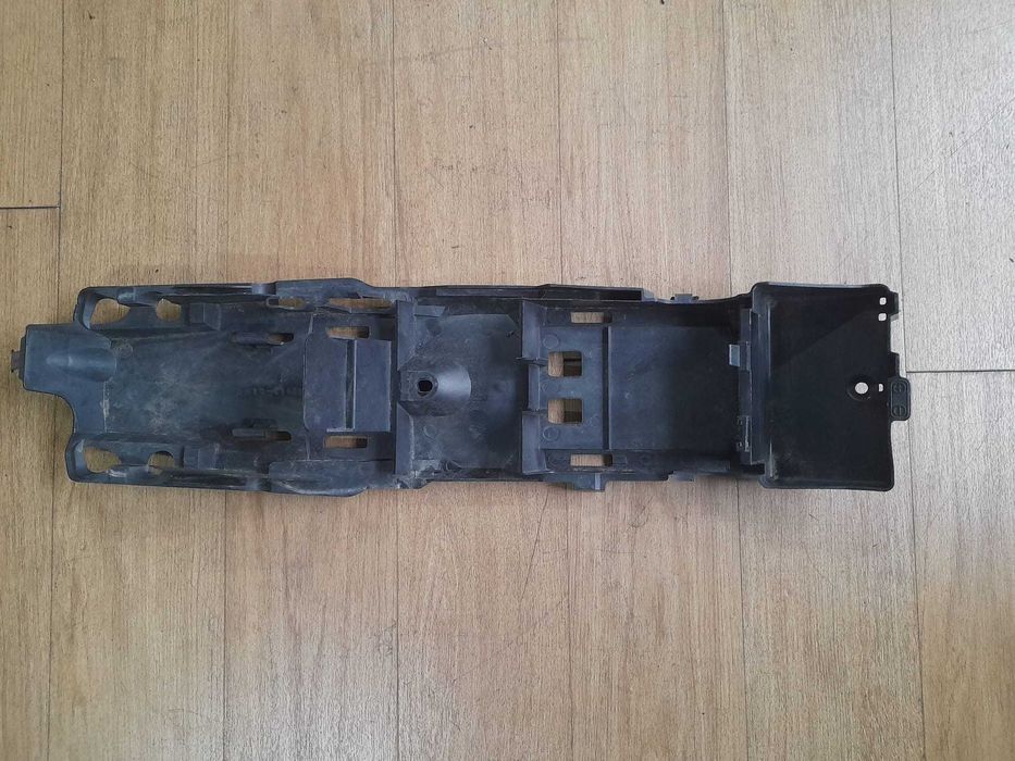 CARENAGEM INTERIOR GUARDA-LAMAS TRASEIRO OEM SUZUKI GSXR 750