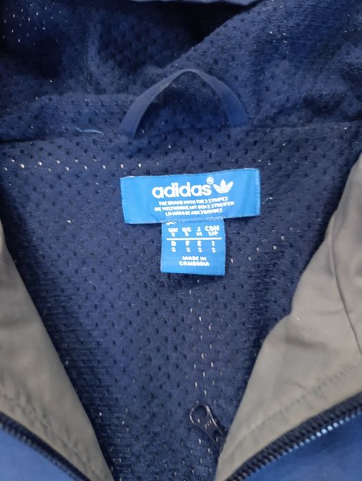 Вітрова куртка adidas