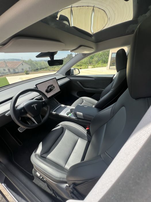 Tesla Y Long Range Premium 2024