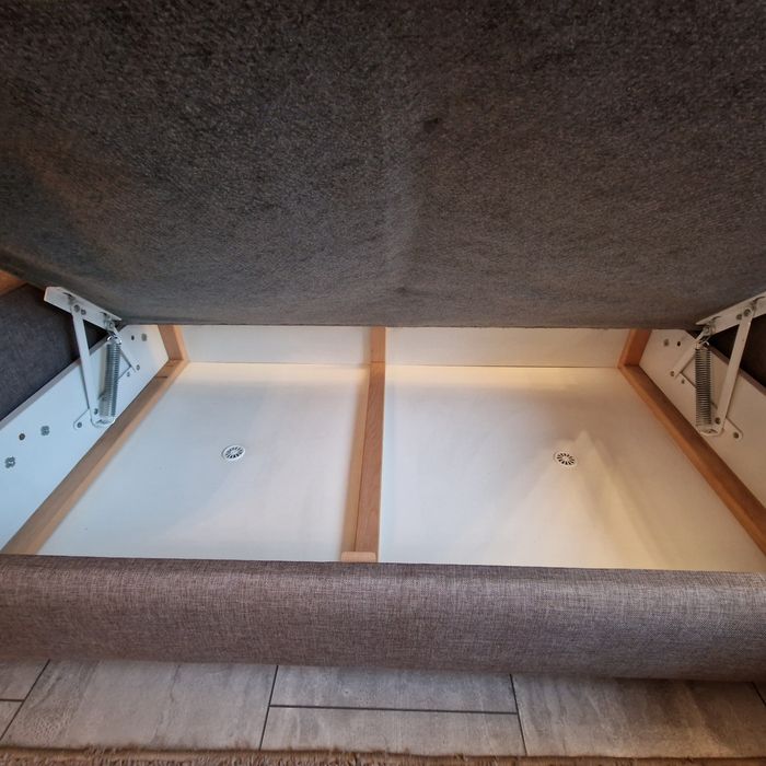 Duża rogówka segmentowa z funkcją spania i 2 schowkami – bardzo dobry