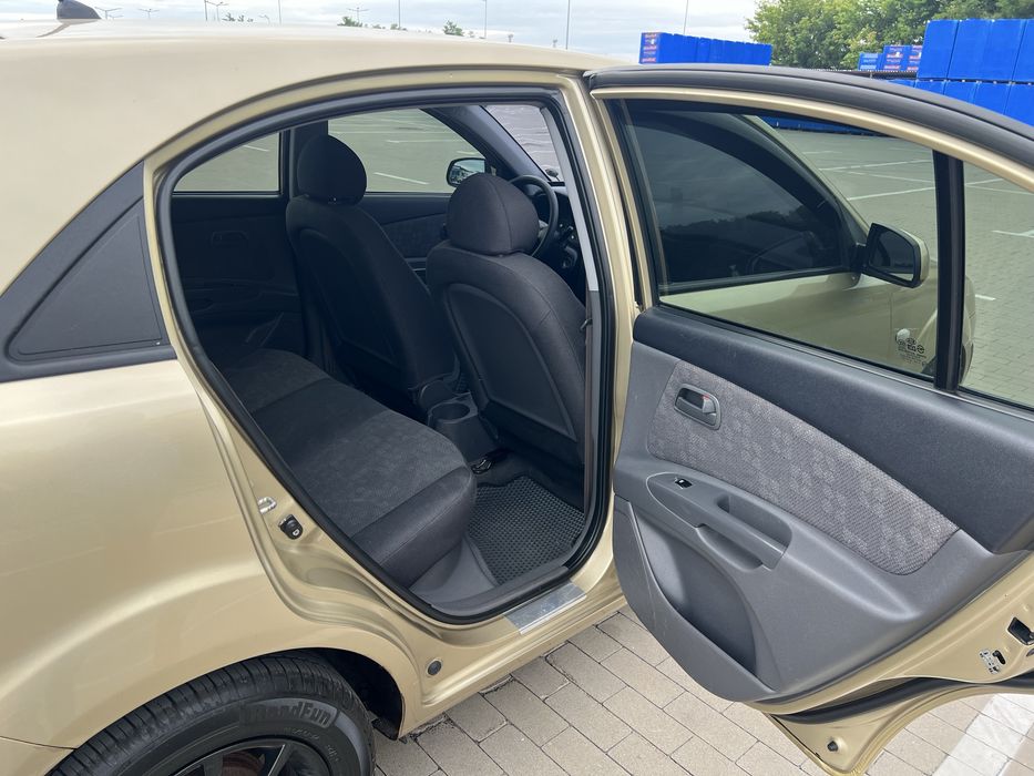 Продам KIA Rio  1,4  2008 рік, автомат