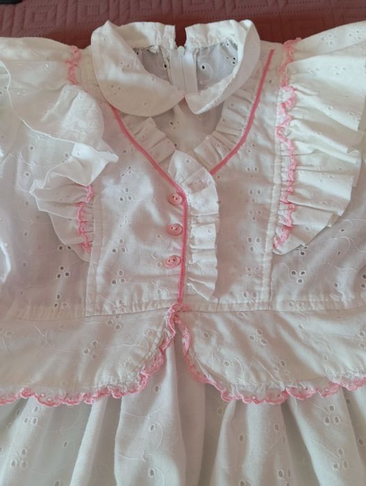Vestido vintage de criança bordado inglês marca Baumwolle