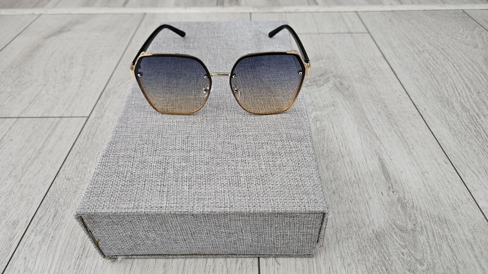 2x Okulary przeciwsłoneczne + szkatułka na okulary + etui