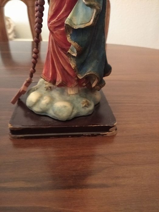 Estátua Coração de Maria com terço