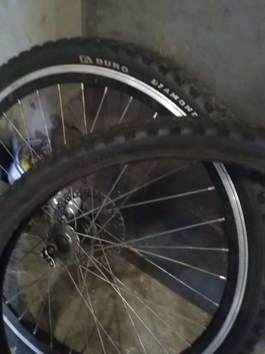 Переднє колесо велосипеда в зборі