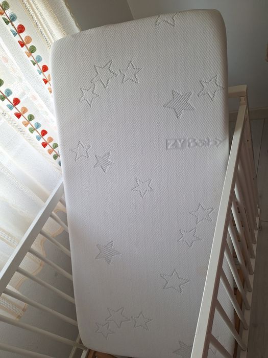 Cama + colchão ortopédico bebé