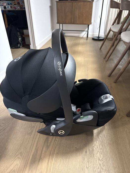 Cybex CLOUD T PLUS i-Size z baza