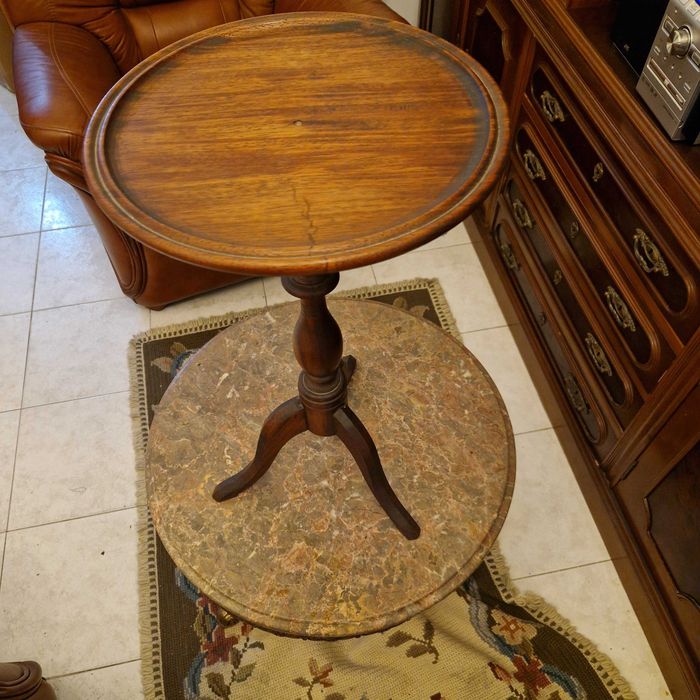 Mesa pedestal clássica em madeira maciça (mesa de apoio / mesa de chá)