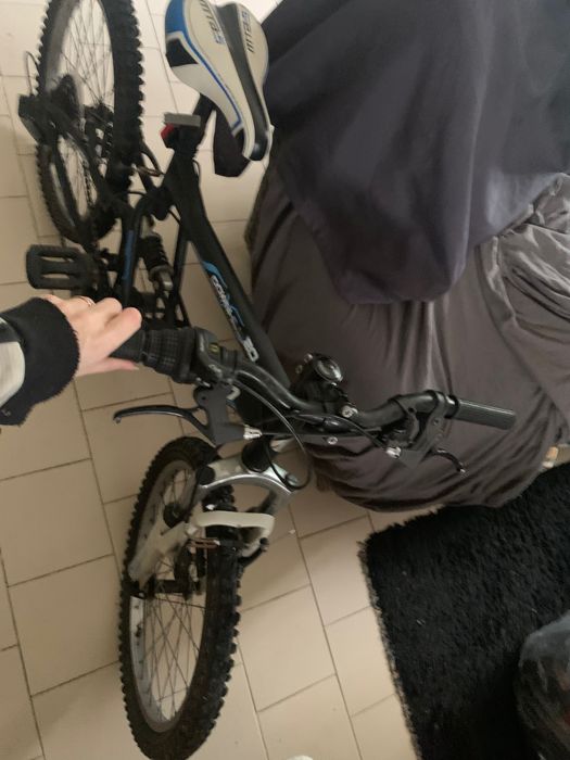 Bicicleta criança/ adolescente