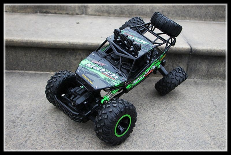 Carro telecomandado grande 1:12 todo terreno TT 4X4 LED NOVO