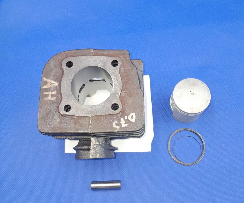 (Позпродаж)!Поршневая ЦПГ SUZUKI AD LETS 2