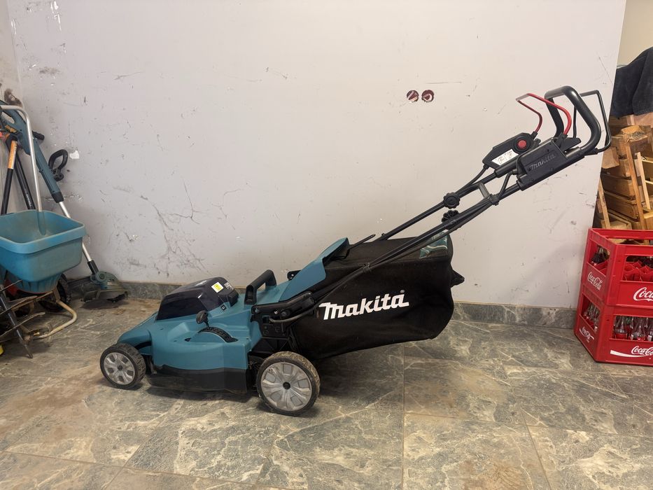 Kosiarka akumulatorowa Makita DLM539Z z napędem 53,4cm
