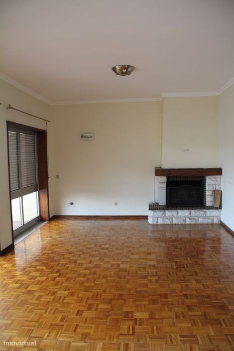 Alugo Apartamento T3