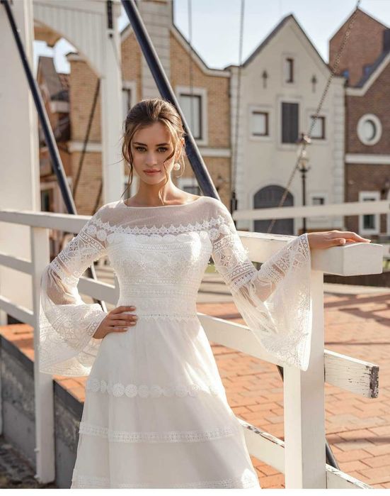 Сукня весільна плаття бохо кружево пряме довгий рукав +фата