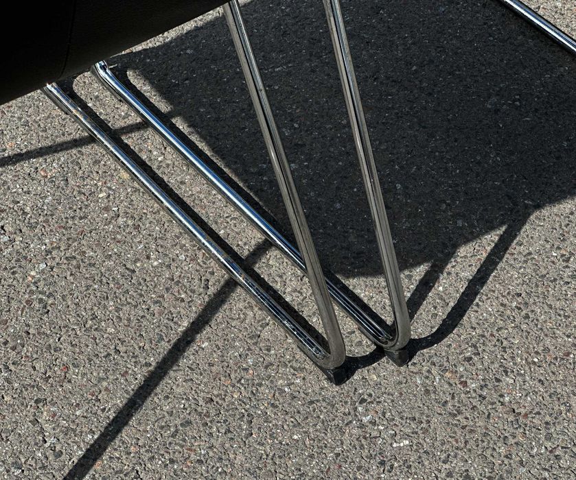 Чорні шкіряні кухонні/обідні/офісні стільці/крісла/меблі з Європи