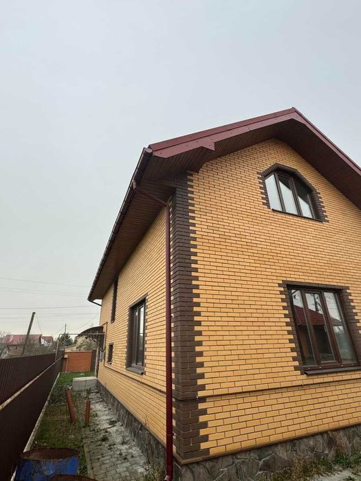 Затишний БУДИНОК в с. Загвіздя з земельною ділянкою