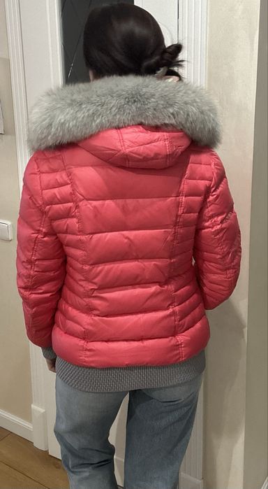 Пухова куртка з натуральним песцем розмір М/L