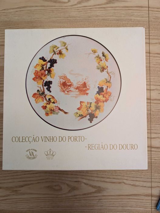 Conjunto completo de 8 pratos de vinho do Porto da Vista Alegre Novo