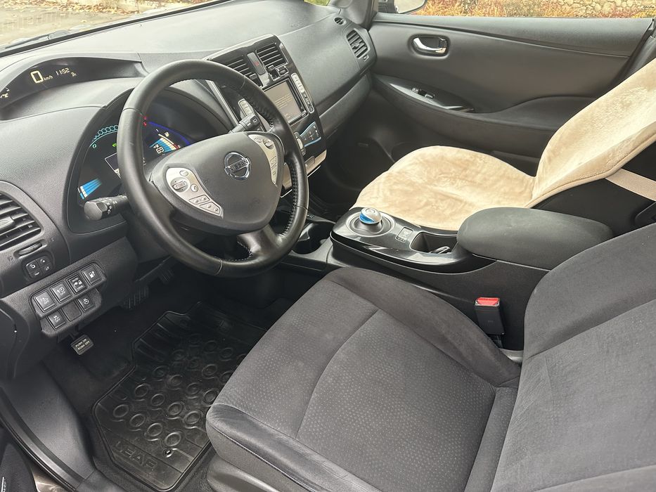 Продам Nissan Leaf