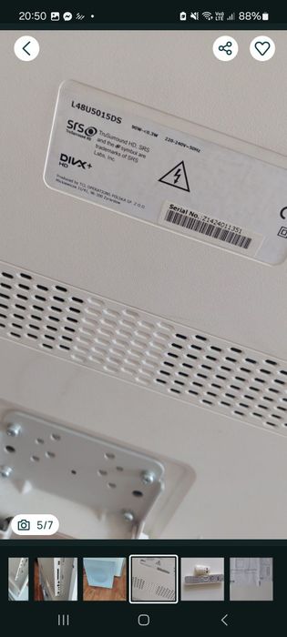 Telewizor z szafką i głośnikami