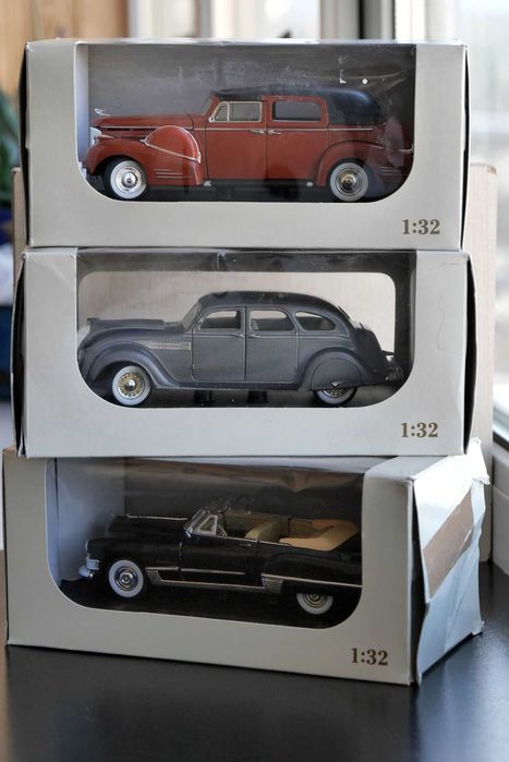 Модель Cadillac Series 62 (1949) 1:32 Signature models