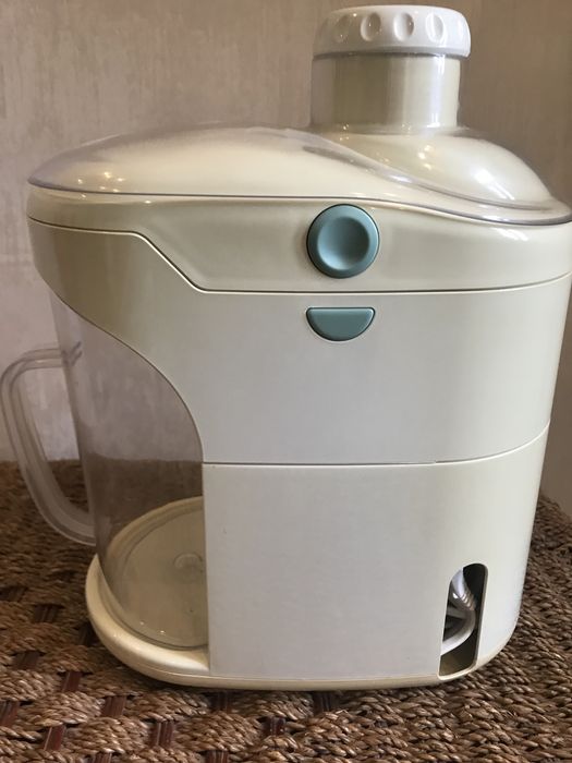 Соковыжималка Binatone JE-800 CP