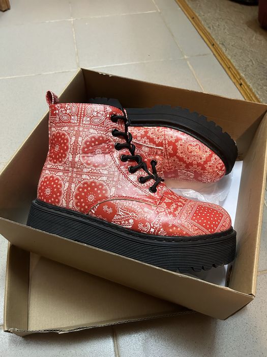 Продам боти жіночі CROPP