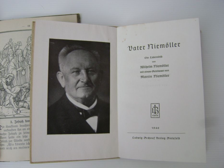 Lote composto por livros religiosos