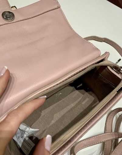 Сумка кроссбоди пудрова David Jones