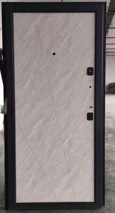 Дверь входная серая.Для дома квартиры уличная