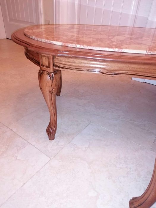 Owalny stolik dębowy z kamieniem