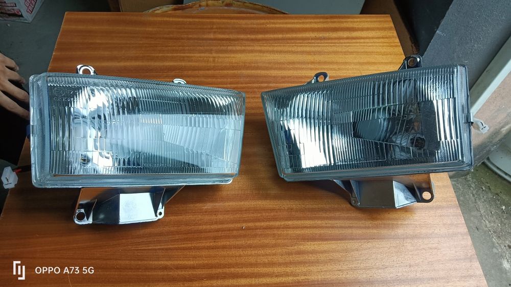 Farol Mazda B 2500 ótica Depo ano 1998