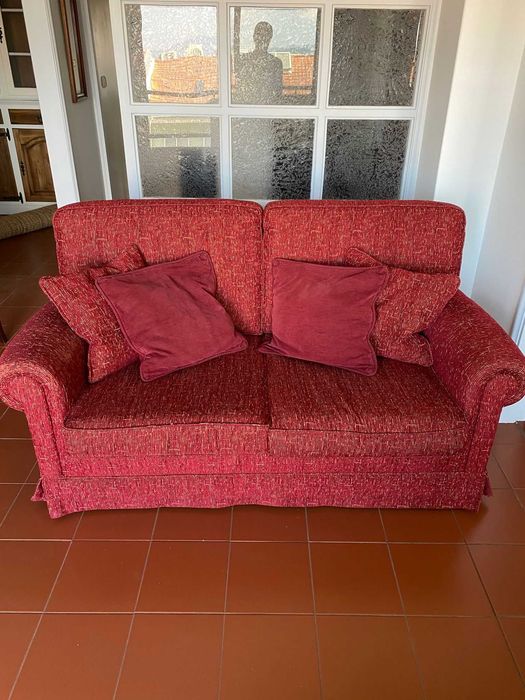 3 sofás e 2 cadeirões/poltronas individuais