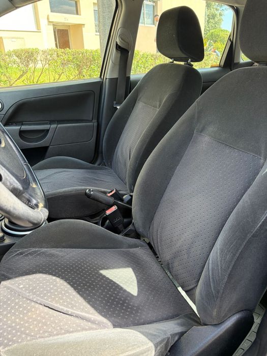 Ford fiesta 2005 gasolina