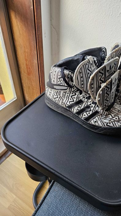 Ténis adidas jeremy scott