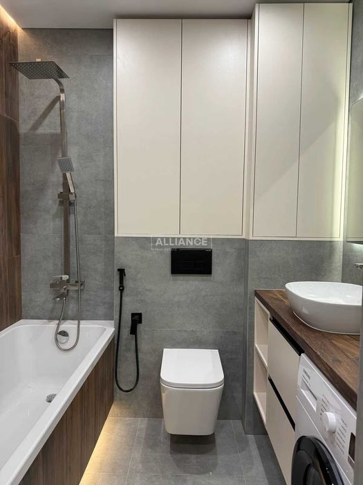 1.5к квартира! Біля озера. Manhattan