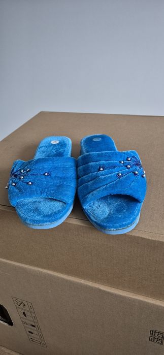 Kapcie niebieskie damskie