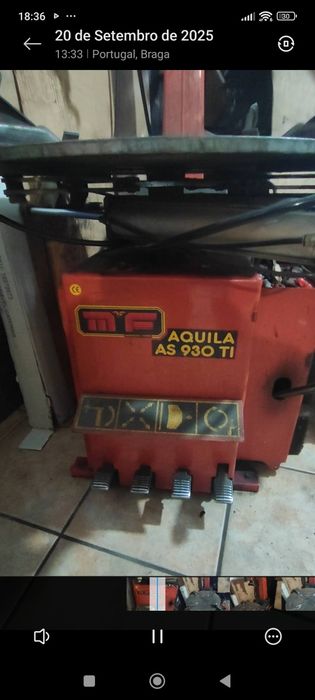 Máquina de desmontar pneu e de equilibrar pneus