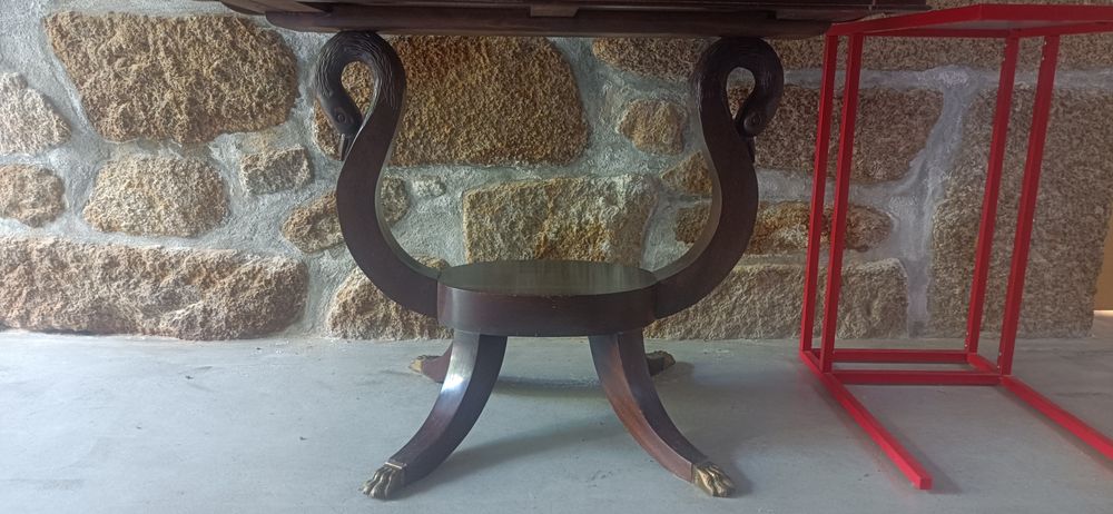 Mesa de apoio estilo inglês