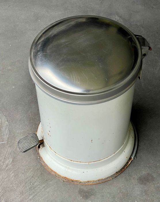 Caixote do lixo balde vulcão estilo Bauhaus