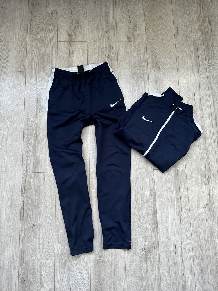 Nike dry store feet