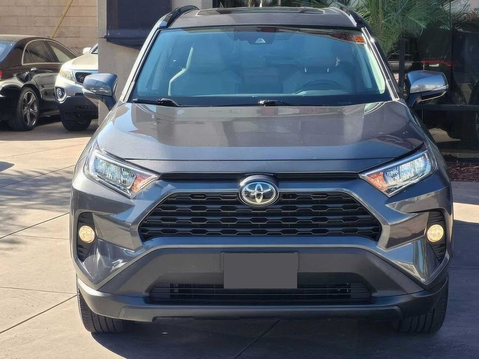 Toyota RAV4      2021