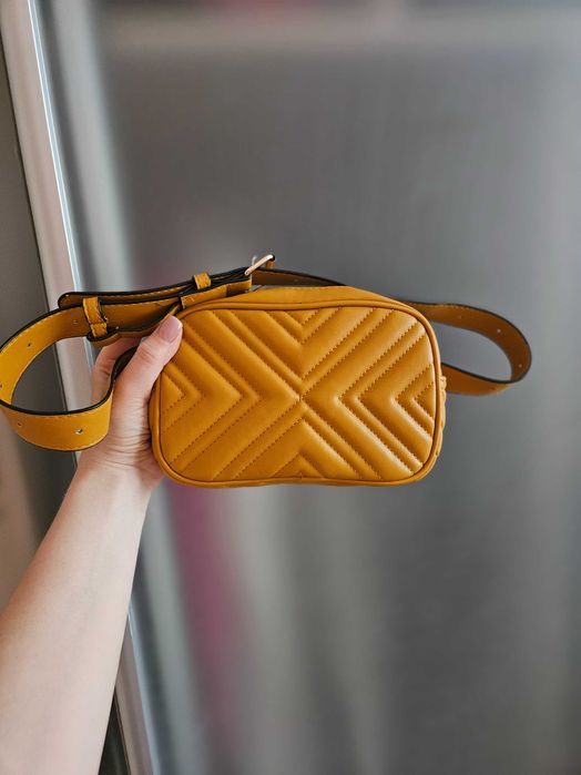 Бананка сумка на пояс Mango