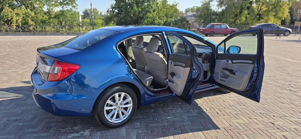 Honda Civic 2012 VIN NLAFB8660CW000363 фото оголошення 2 з 17
