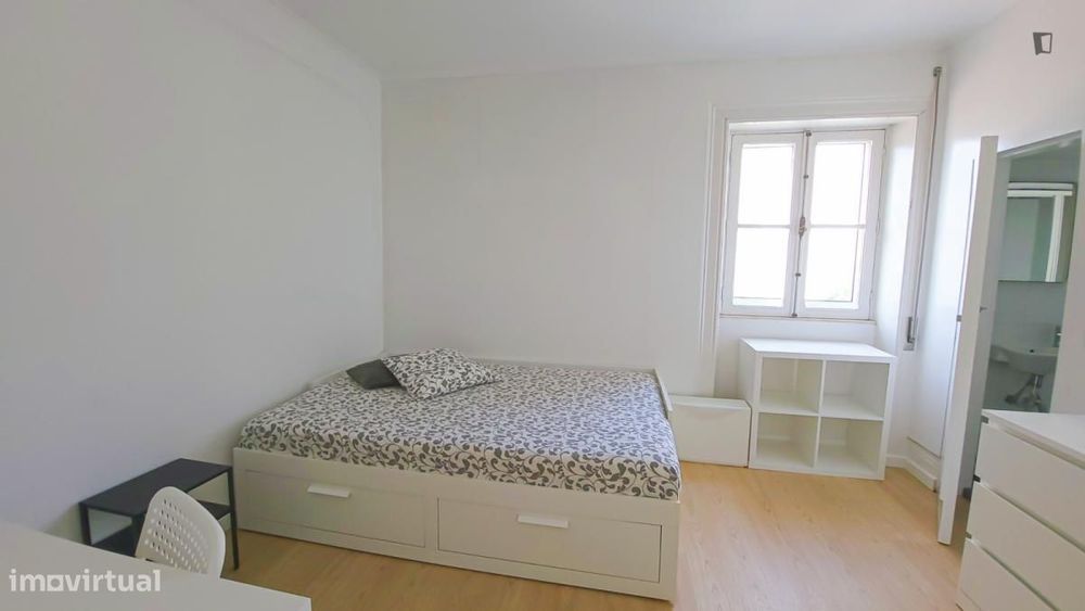 Quarto - localizado em Rio Tinto Porto
