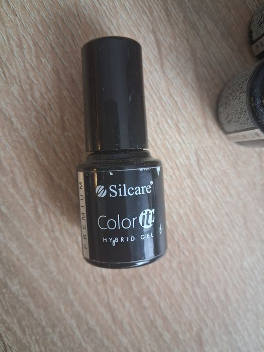Lakier silcare hybrydowy