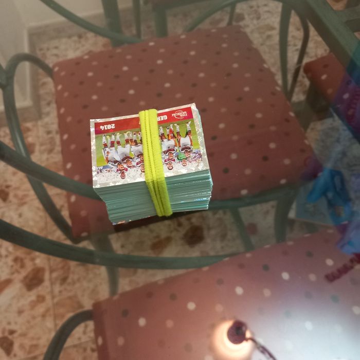 Cromos mundial troca ou venda.