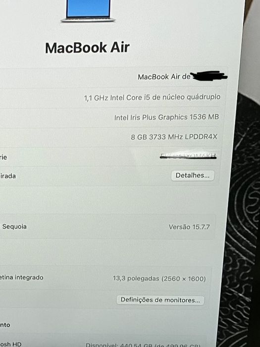 MacBook Air de 13,3 polegadas, com processador Intel Core i5, 8 GB de RAM e ecrã Retina de 2560 × 16