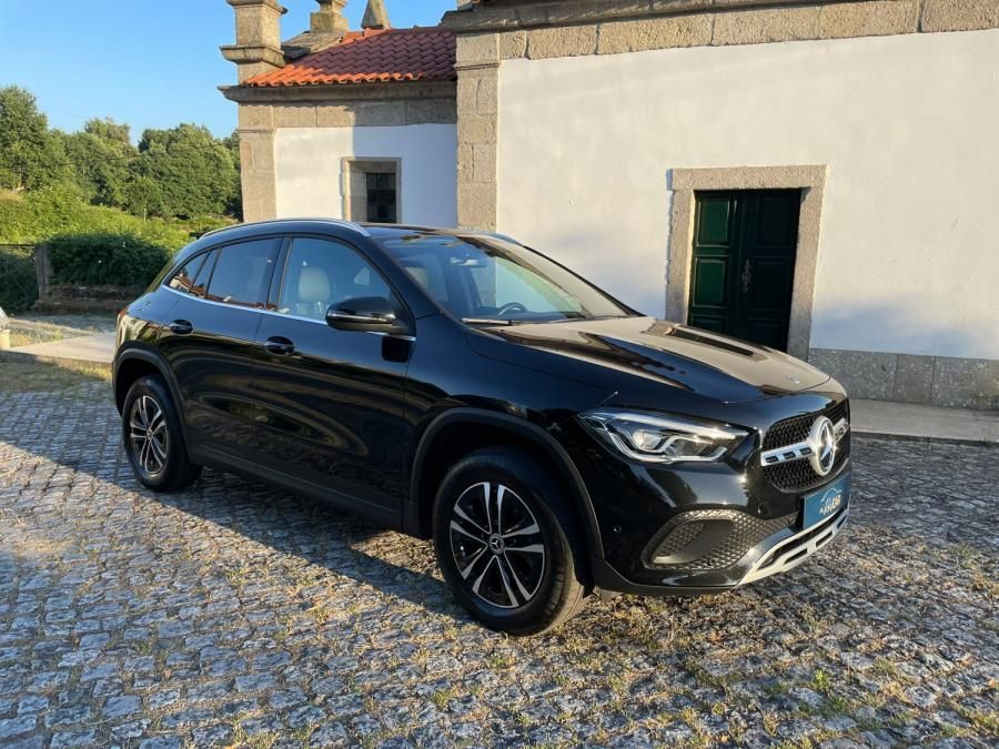 Mercedes-Benz GLA 180 7G-DCT Progressive